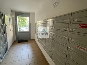 Prodej bytu 2+kk, Praha, Bazovského, 45 m2