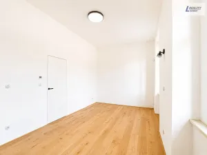 Pronájem bytu 1+kk, Jince, Slavíkova, 38 m2