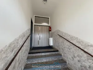 Pronájem skladu, Znojmo, Dobšická, 100 m2