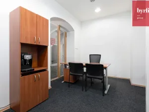 Pronájem obchodního prostoru, Opava, Dolní náměstí, 27 m2