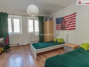 Prodej rodinného domu, Králův Dvůr, 5. května, 360 m2