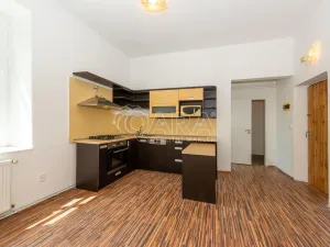 Prodej bytu 2+1, Hostinné, K. Čapka, 52 m2