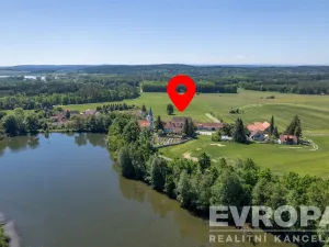 Prodej komerční nemovitosti, Uzeničky - Černívsko, 631 m2