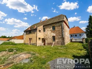 Prodej komerční nemovitosti, Uzeničky - Černívsko, 631 m2