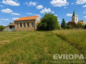 Prodej komerční nemovitosti, Uzeničky - Černívsko, 631 m2