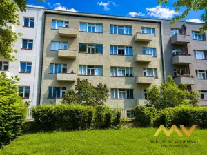 Pronájem bytu 3+1, Hradec Králové, Nerudova, 95 m2