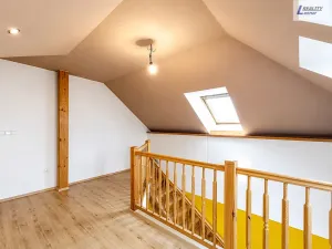 Pronájem atypického bytu, Klučenice, 300 m2
