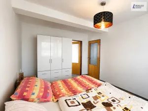 Pronájem atypického bytu, Klučenice, 300 m2