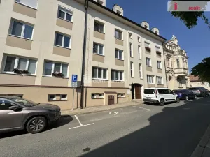 Prodej bytu 3+1, Valtice, nám. Svobody, 72 m2