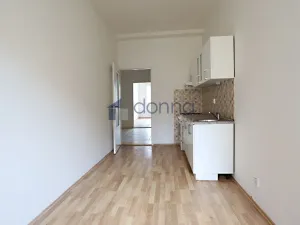 Pronájem bytu 1+1, Praha, Šrobárova, 42 m2