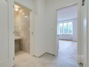 Pronájem bytu 1+kk, Praha - Vinohrady, Vinohradská, 30 m2