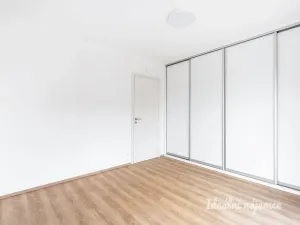 Pronájem bytu 3+kk, Praha - Háje, Sochorcova, 77 m2