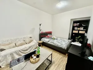 Pronájem bytu 1+1, Praha - Smíchov, Ke Koulce, 36 m2