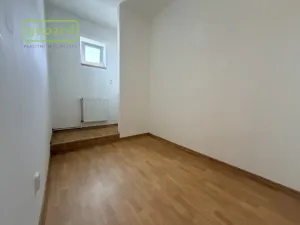 Pronájem bytu 2+1, Sokolov, Křížová, 47 m2