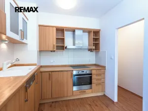 Prodej bytu 2+kk, Praha - Hlubočepy, Kováříkova, 37222 m2