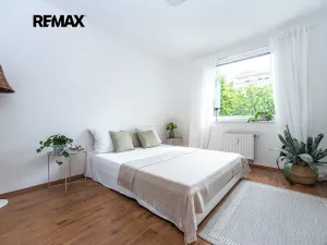 Prodej bytu 2+kk, Praha - Hlubočepy, Kováříkova, 37222 m2