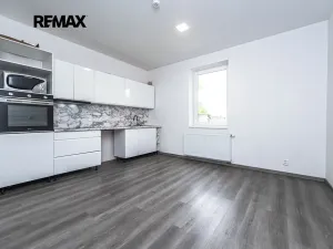 Pronájem rodinného domu, Praha - Strašnice, U trati, 120 m2