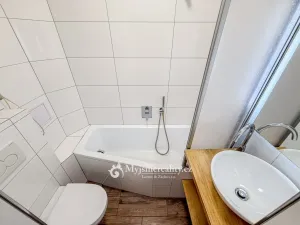 Pronájem bytu 2+kk, Znojmo, Jugoslávská, 40 m2