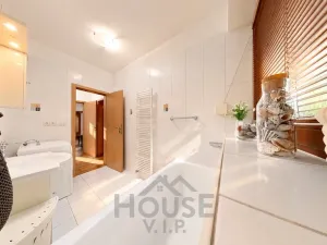 Prodej bytu 2+kk, Praha - Dolní Chabry, 52 m2