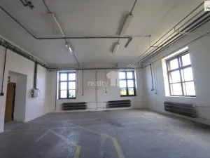 Pronájem skladu, Svojkovice, 328 m2