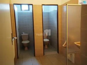 Pronájem skladu, Svojkovice, 328 m2