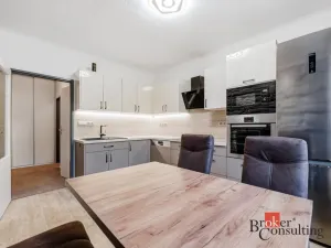 Pronájem bytu 1+1, Plzeň - Skvrňany, U Dráhy, 40 m2