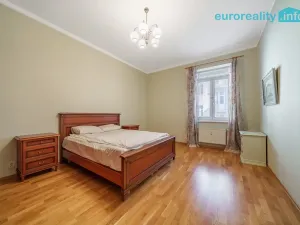 Prodej bytu 2+1, Karlovy Vary, Koptova, 80 m2