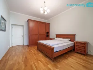 Prodej bytu 2+1, Karlovy Vary, Koptova, 80 m2