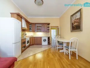 Prodej bytu 2+1, Karlovy Vary, Koptova, 80 m2