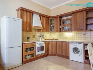 Prodej bytu 2+1, Karlovy Vary, Koptova, 80 m2