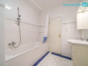 Prodej bytu 2+1, Karlovy Vary, Koptova, 80 m2