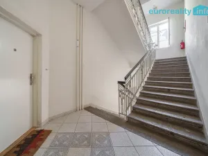 Prodej bytu 2+1, Karlovy Vary, Koptova, 80 m2