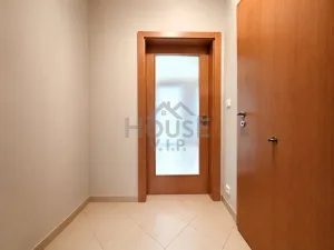 Prodej bytu 1+kk, Praha - Hloubětín, Nademlejnská, 32 m2