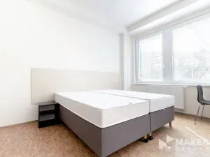 Pronájem bytu 1+kk, Praha - Smíchov, Křížová, 35 m2