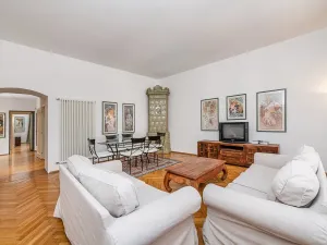 Pronájem bytu 3+1, Praha - Nové Město, Odborů, 81 m2