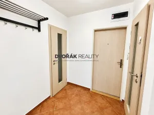 Pronájem bytu 2+kk, Karlík, K Třešňovce, 34 m2