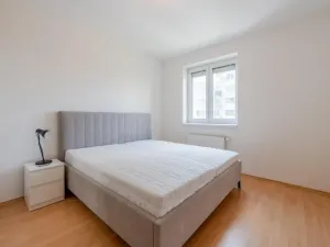 Pronájem bytu 2+kk, Praha - Hostivař, náměstí Přátelství, 55 m2