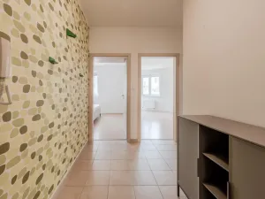 Pronájem bytu 2+kk, Praha - Hostivař, náměstí Přátelství, 55 m2