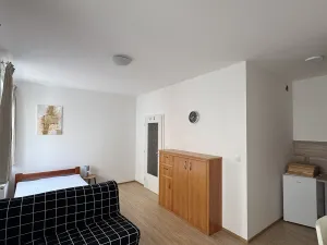 Pronájem bytu 1+kk, Praha - Krč, Tavolníková, 26 m2