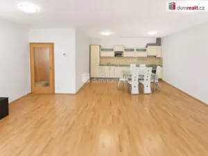 Pronájem bytu 2+kk, Praha - Žižkov, Jeseniova, 84 m2