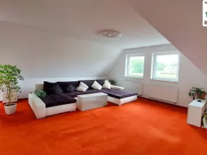 Pronájem bytu 3+1, Cheb - Skalka, Komorní Dvůr, 100 m2