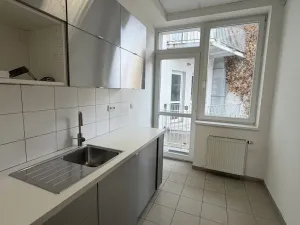 Pronájem kanceláře, Praha - Vysočany, Jandova, 209 m2