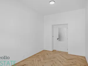 Pronájem bytu 1+kk, Praha, Seifertova, 28 m2