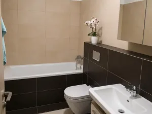 Pronájem bytu 2+kk, Praha - Hloubětín, Modrého, 72 m2