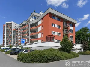Prodej bytu 1+kk, Praha - Hloubětín, Nademlejnská, 38 m2