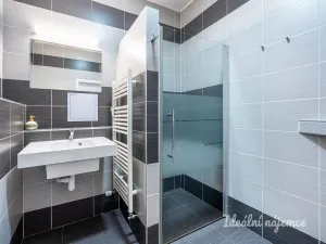 Pronájem bytu 1+kk, Praha - Suchdol, Suchdolské náměstí, 32 m2