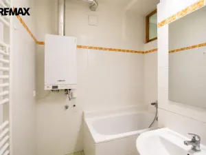 Pronájem bytu 1+1, Praha - Libeň, U školičky, 48 m2