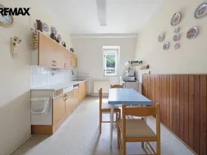 Prodej bytu 3+1, Karlovy Vary, Krymská, 83 m2