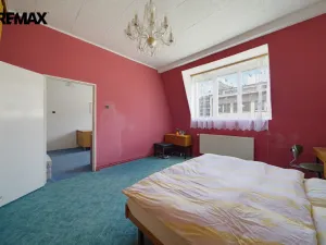 Prodej bytu 3+1, Karlovy Vary, Krymská, 83 m2