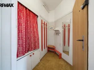 Prodej bytu 3+1, Karlovy Vary, Krymská, 83 m2